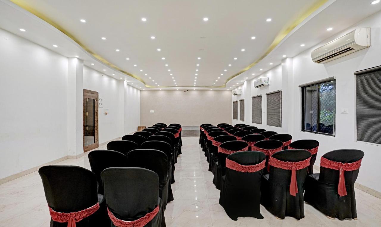 Treebo Varsha Palace ออรังกาบัด ภายนอก รูปภาพ